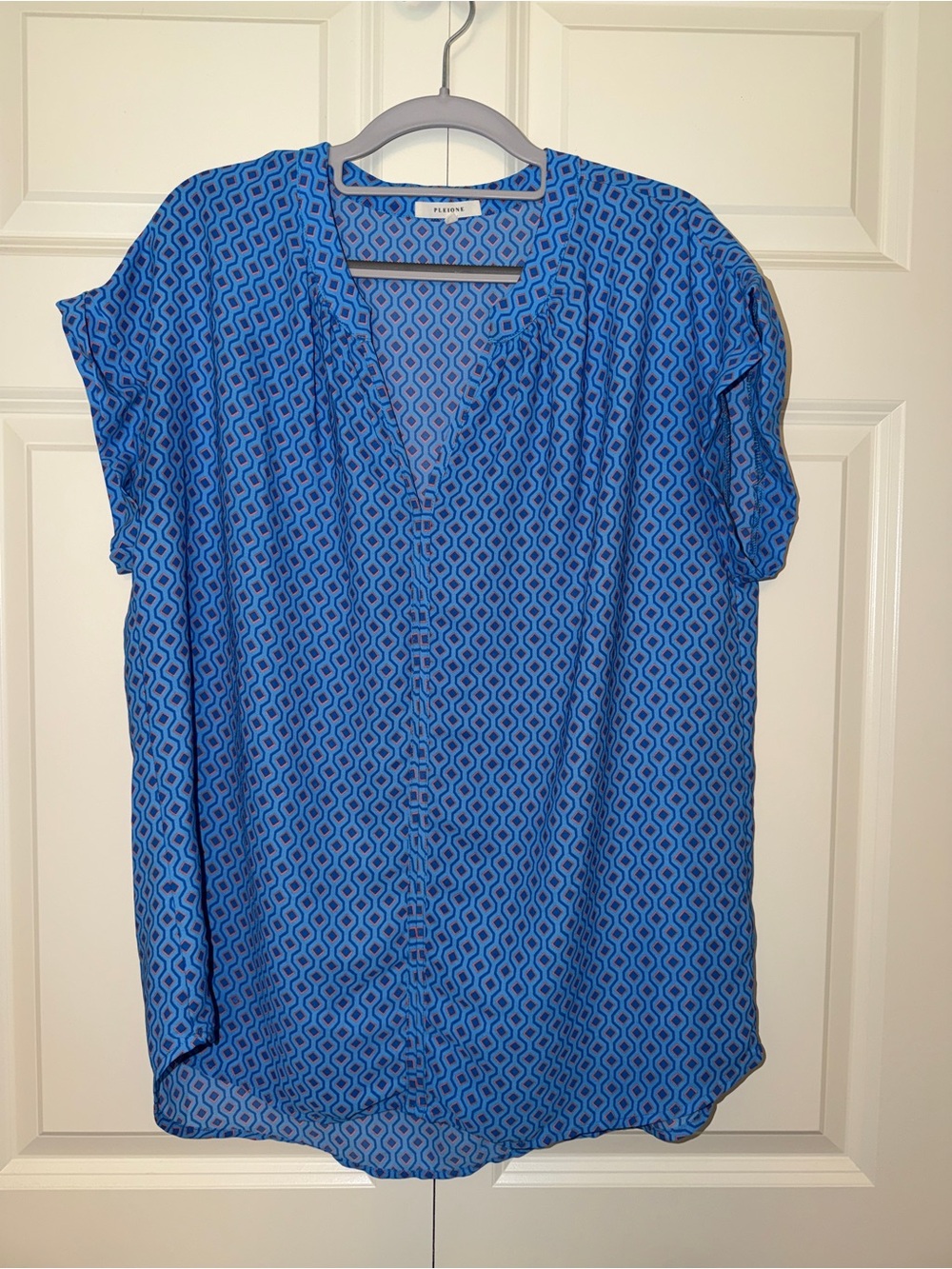 Pleione Blue Geometric Short-Sleeve V-Neck Blouse